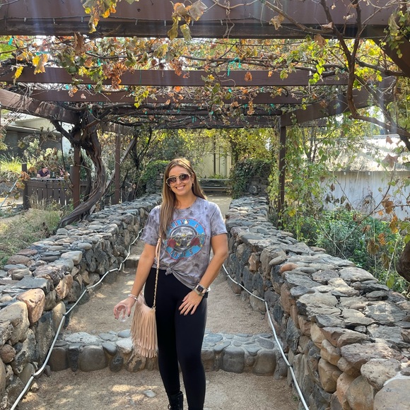 Meet your Posher, Carly - Picture 5 of 5